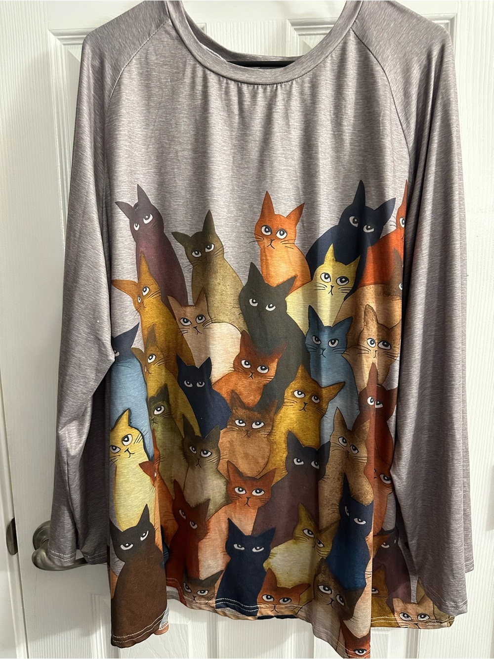 Cat Lover's Long Sleeve Tee in Gray with Multicolor Cat Graphic